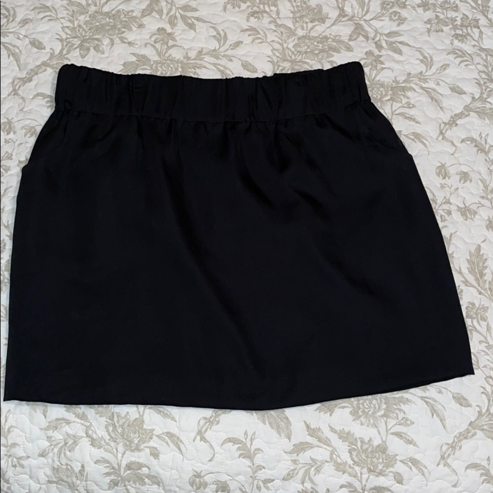 Apostrophe classic black skirt!